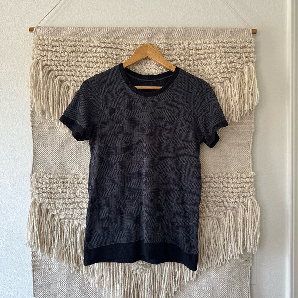 Lululemon Swiftly Breathe Short Sleeve Shirt